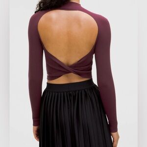 NWT Lululemon ribbed knit twist back mockneck sweater